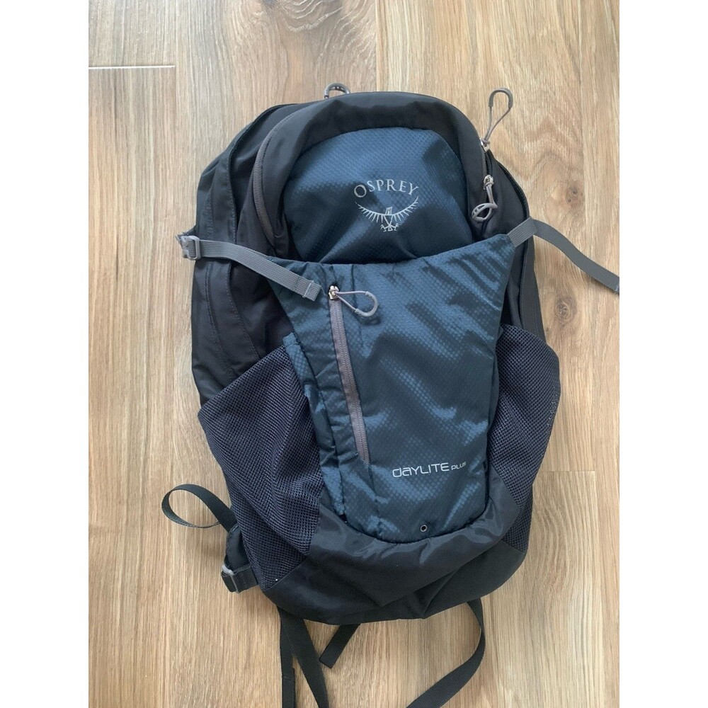 Osprey Daylite Plus 20L Hiking Backpack Black/Charcoal Padded Straps 15" Sleeve